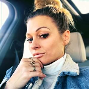 Meet your Posher, Anne-aimee